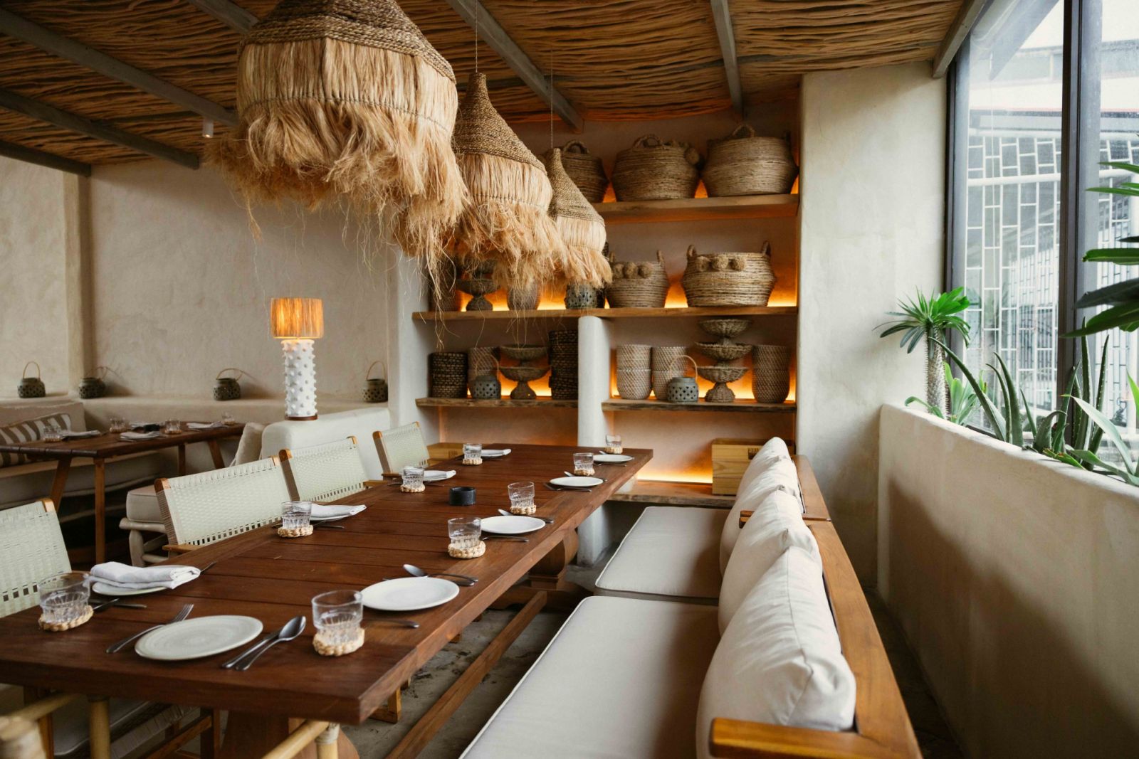 ร้านอาหารสไตล์เมดิเตอร์เรเนียนที่ถออดแบบจากประสบการณ์ท่องเที่ยวของอู้