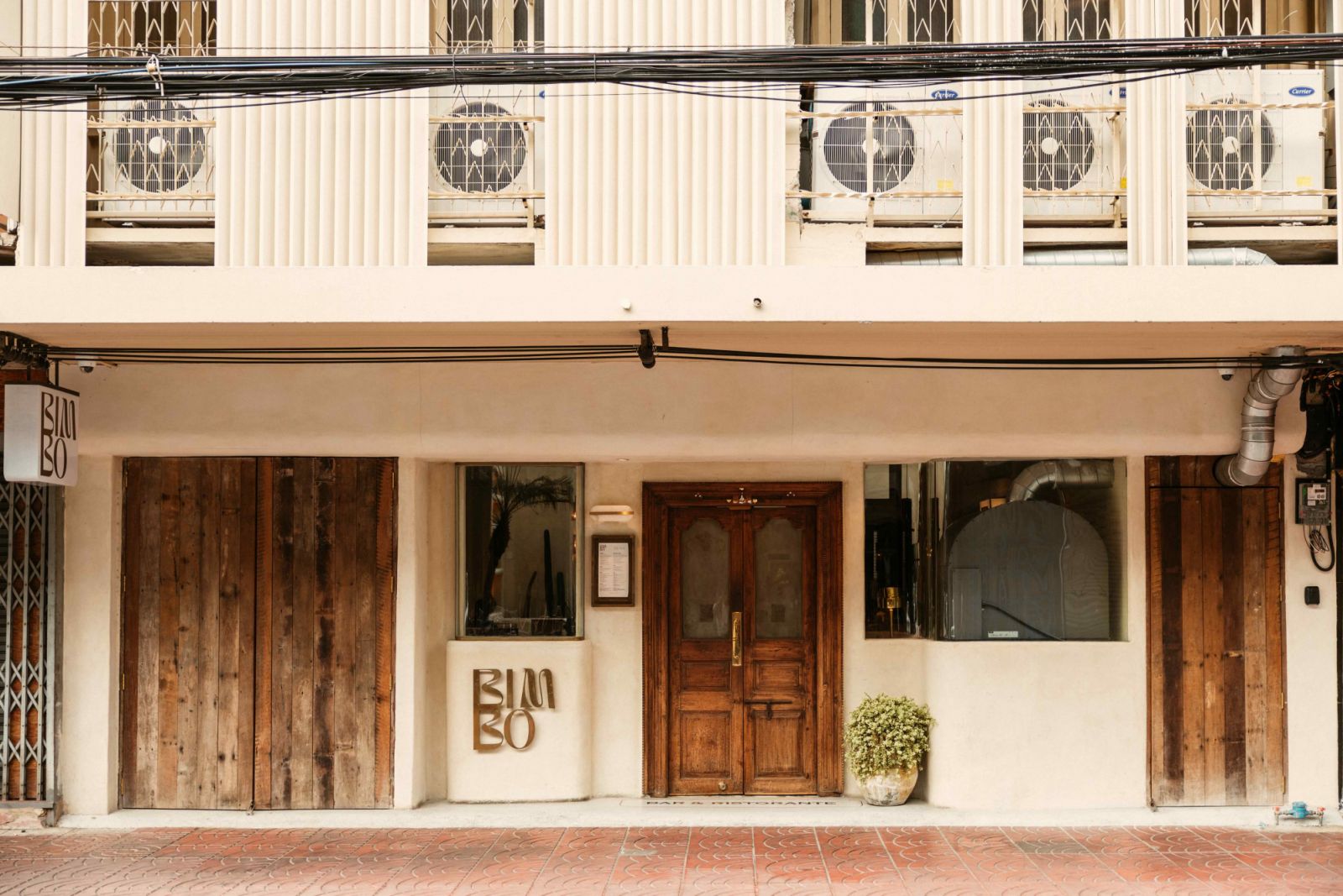 ร้านอาหารแห่งล่าสุดของอู้ในย่านเยาวราช