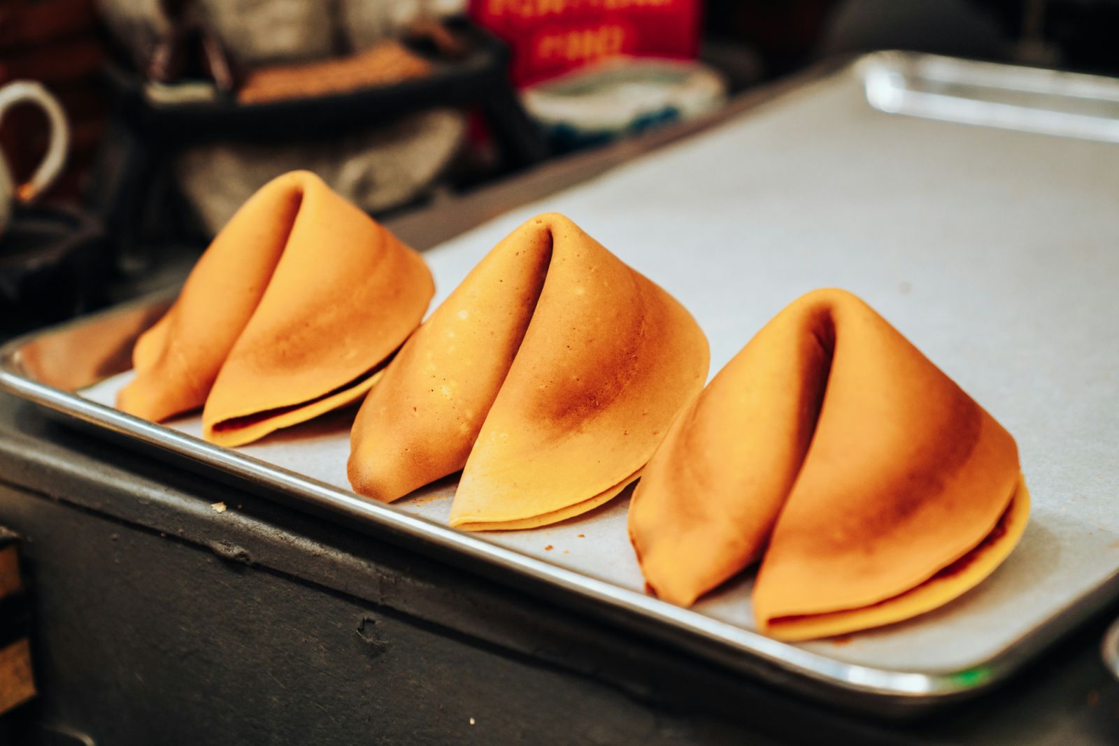 A tray of fortune cookies (Photo: Unsplash)