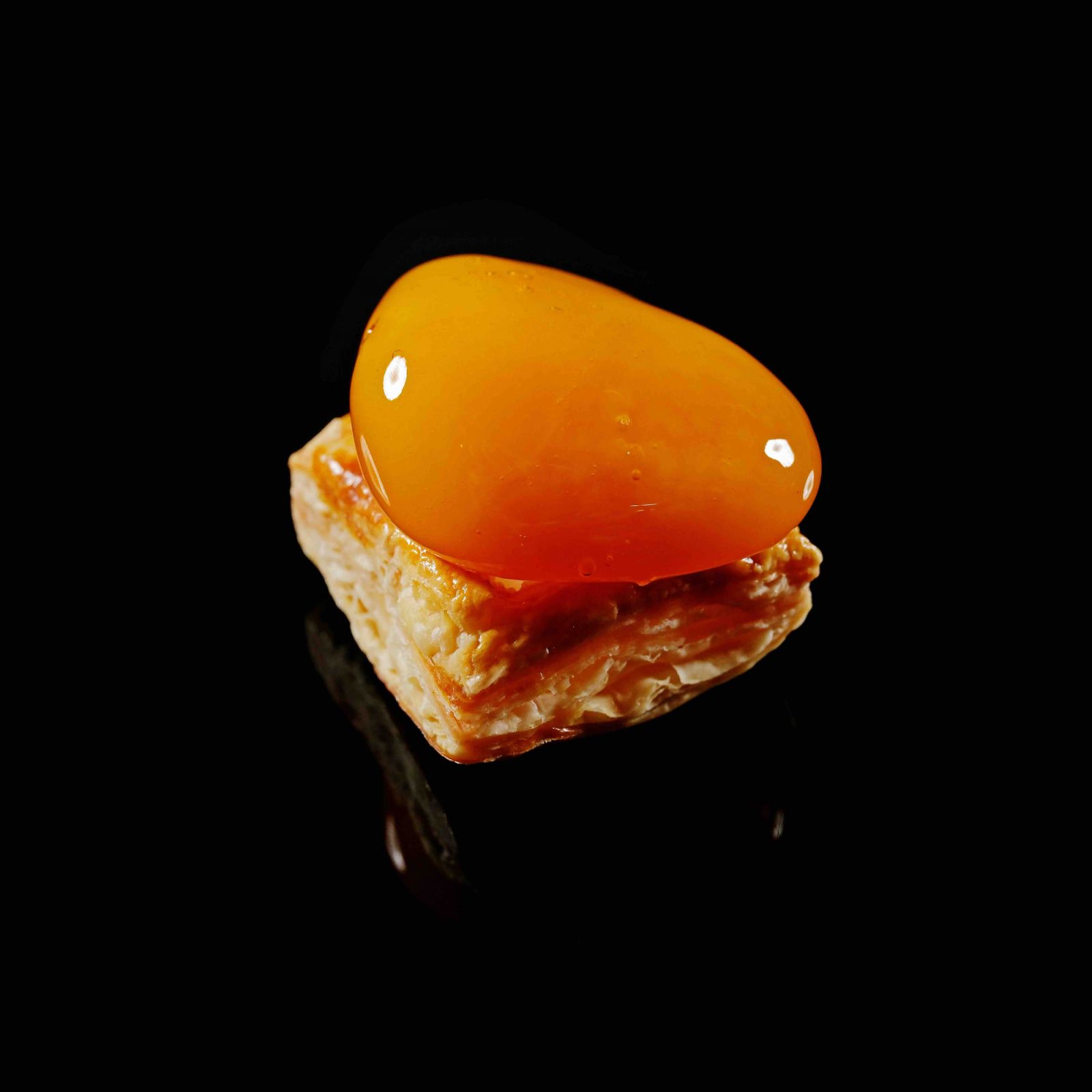 Liquid pumpkin pie in caramel with pop rocks and chestnut crumble