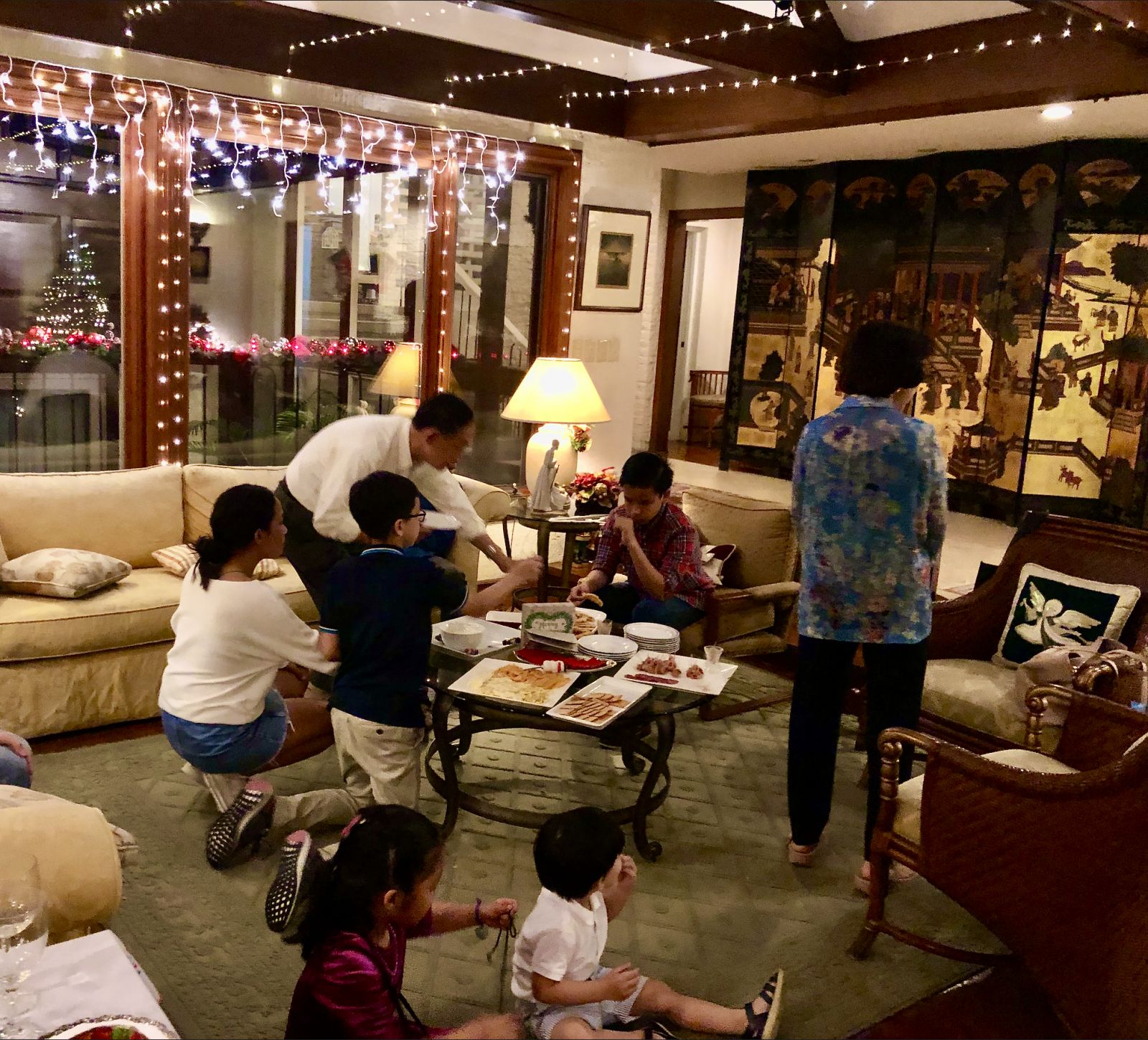 Jose Mari Chan's home, featuring Christmas lights