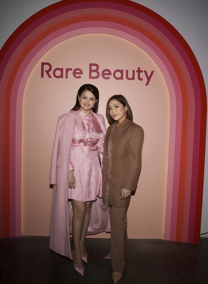 โมเม - นภัสสร บุรณศิริ และ Selena Gomez