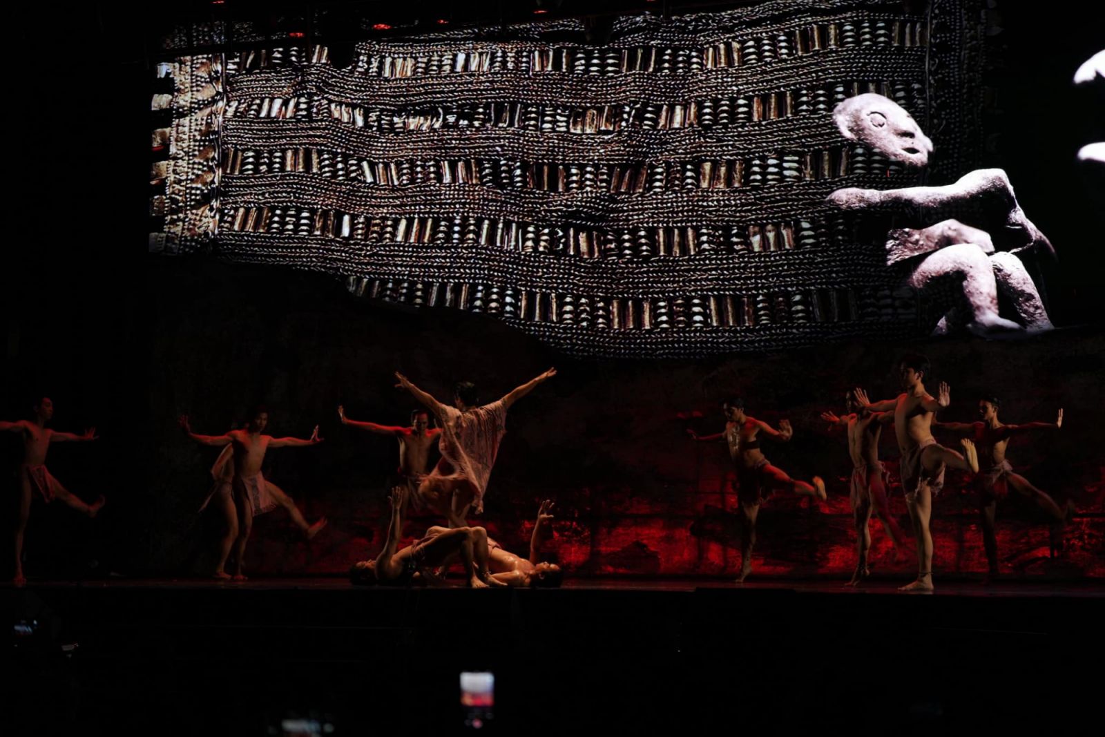 Alice Reyes’ ‘Mga Sinaunang Tao’ in ‘Sayaw Tungo sa Kalayaan’ (Photo: AR Dance Philippines Inc.)