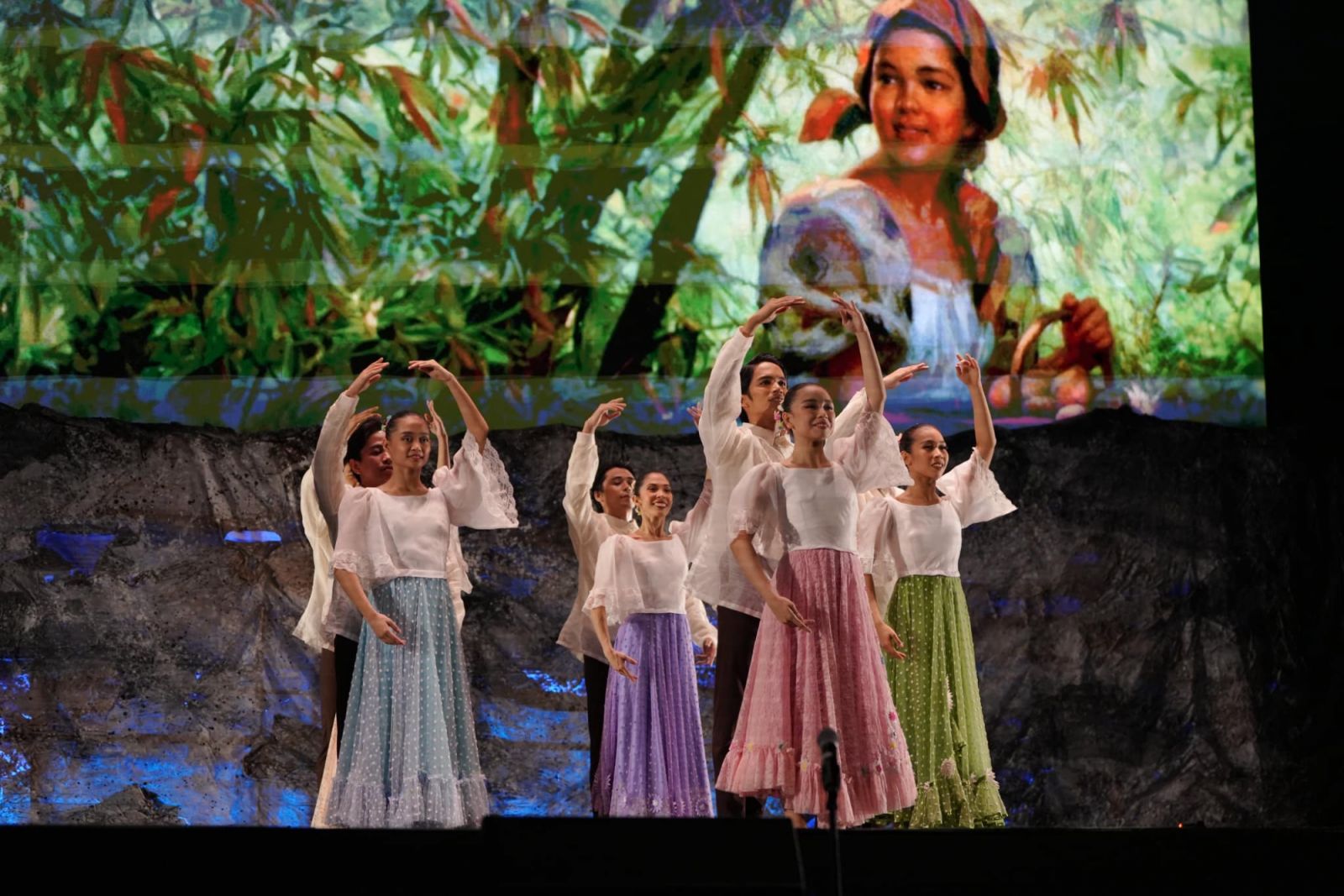 Alice Reyes’ ‘Dahil Sa’yo’ from ‘Bungkos Suite’ in ‘Sayaw Tungo sa Kalayaan’ (Photo: AR Dance Philippines Inc.)