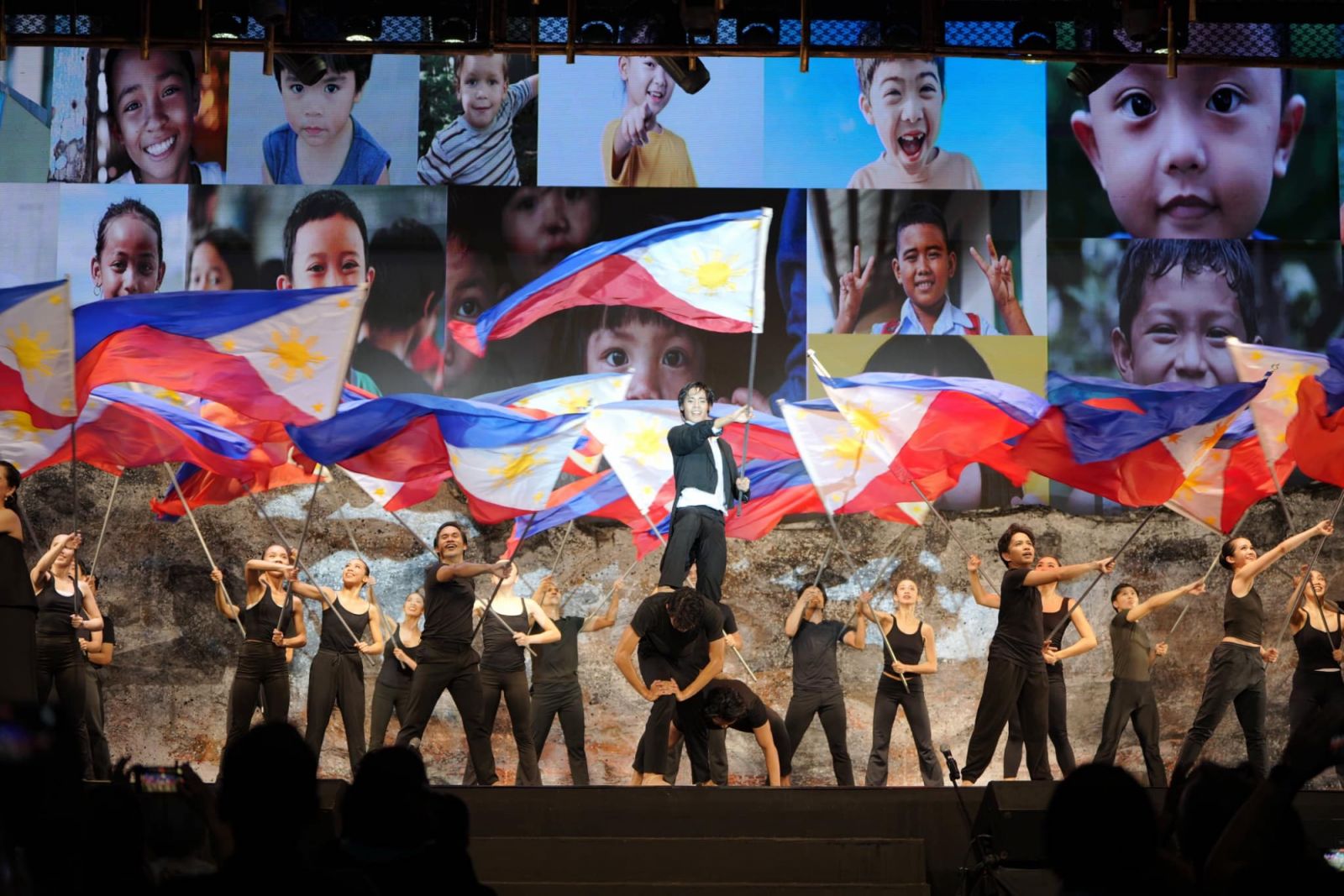 Lester Reguindin’s ‘Sabihin Mo Ikaw ay Pilipino’ in ‘Sayaw Tungo sa Kalayaan’ (Photo: AR Dance Philippines Inc.)