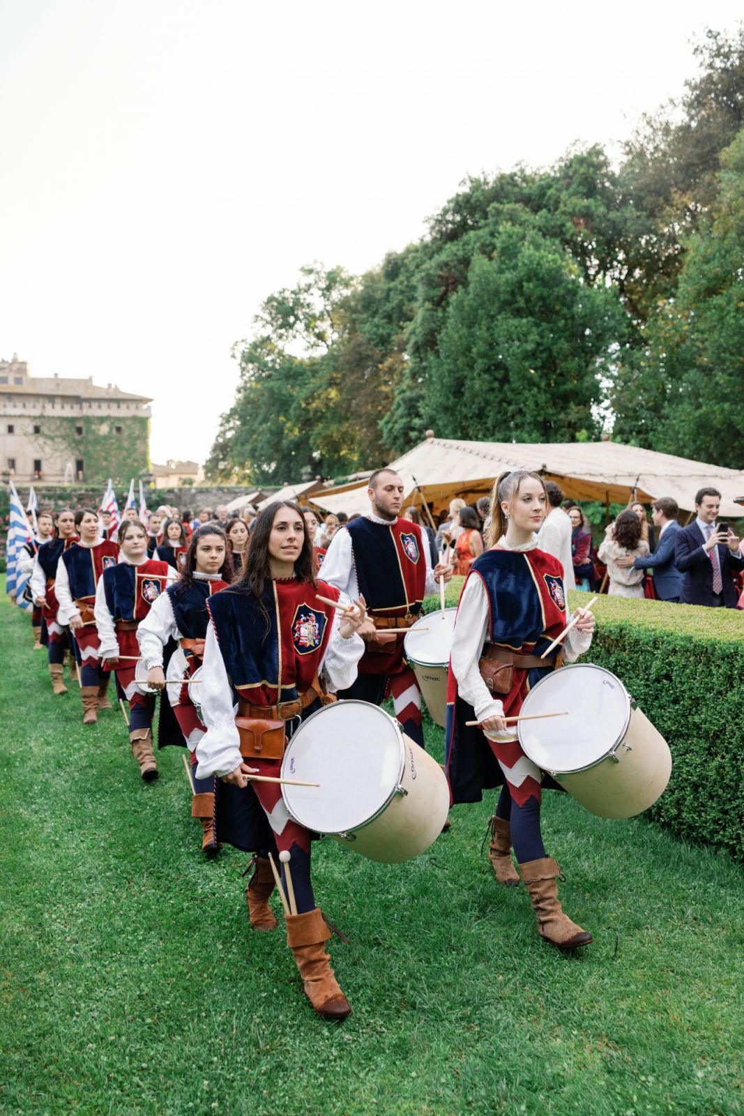 The town’s official medieval flag throwers and musicians (Photo: Daniele & Marilia)