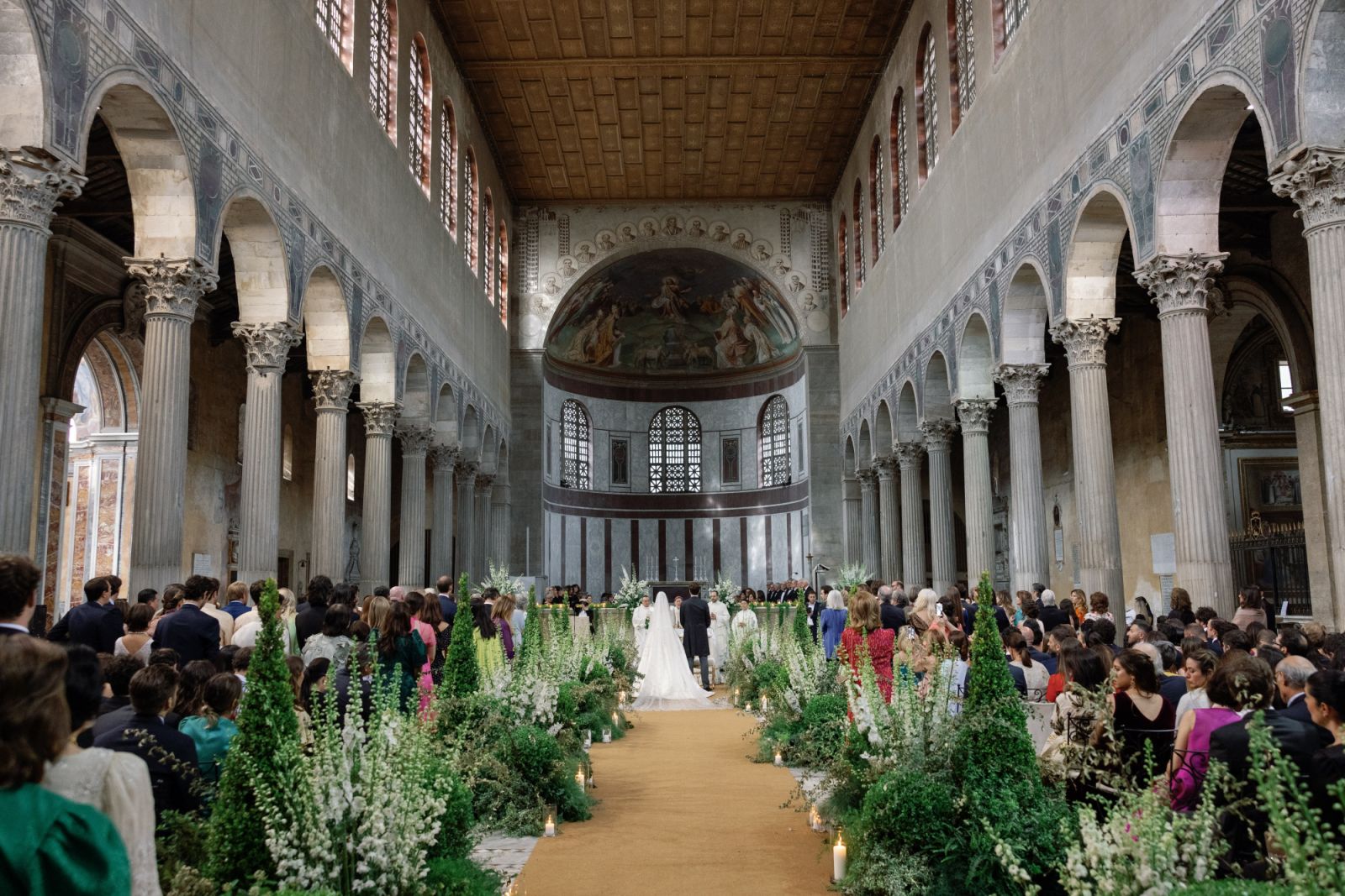 The wedding ceremony at Basilica di Santa Sabina all’Aventino (Photo: Daniele & Marilia)
