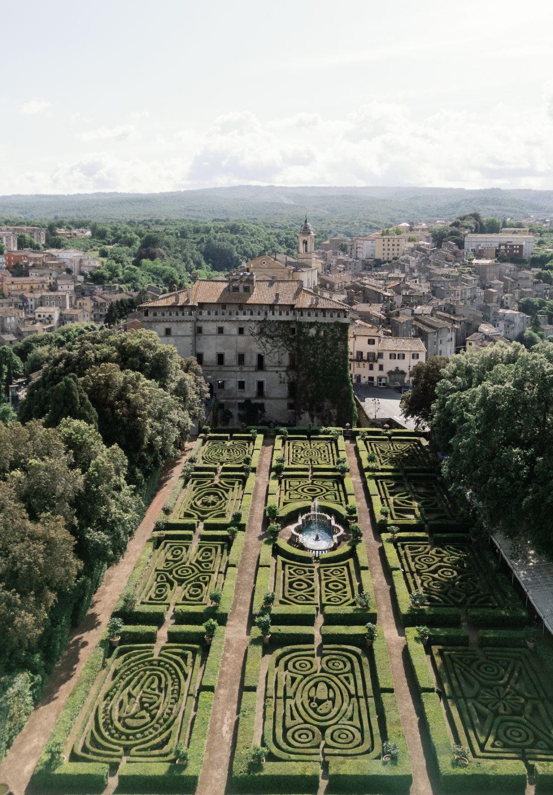 The grounds of Castello Ruspoli (Photo: Daniele & Marilia)