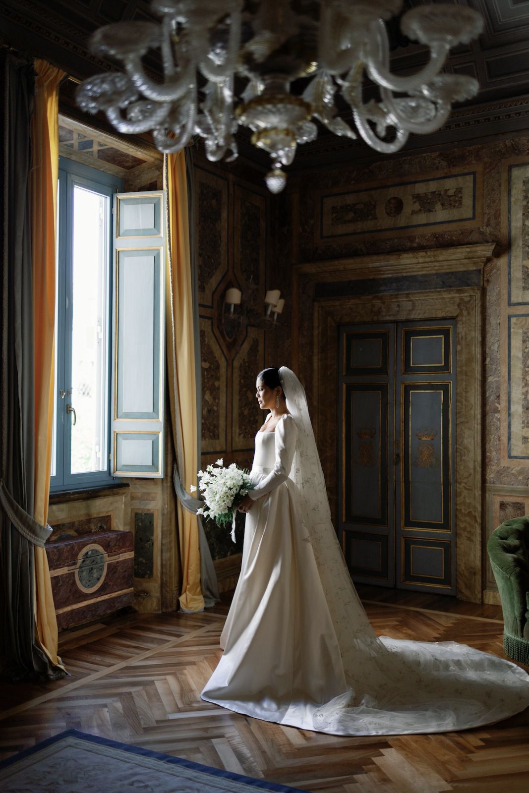 Tosca Augustin in a Phillipa Leply bridal gown (Photo: Daniele & Marilia)