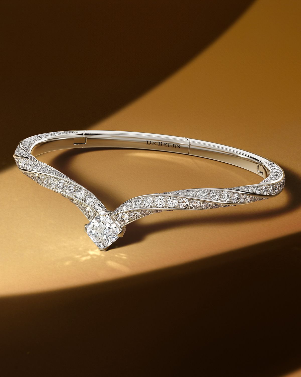 DBJ_HJ24_Product Still_Spirituality Bangle J3TO53F20W17 4x5.jpg