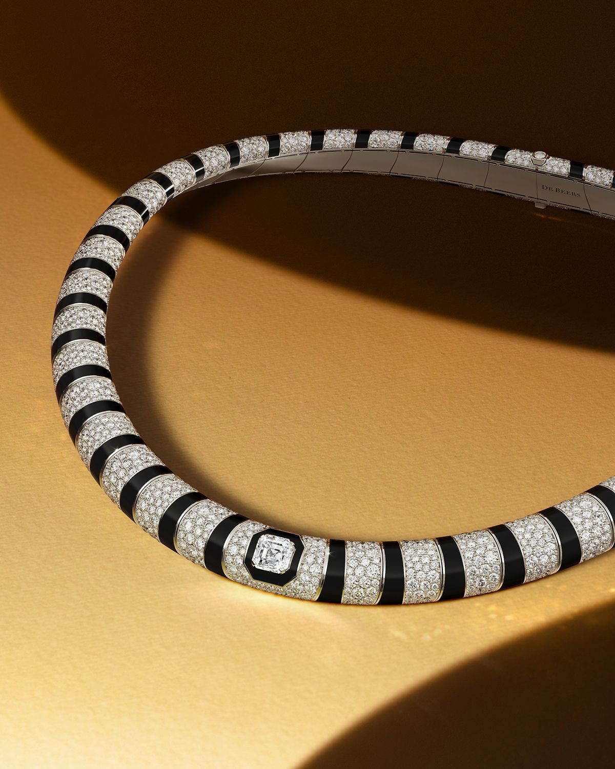 DBJ_HJ24_Product Still_Individuality Choker Necklace_4x5.jpg