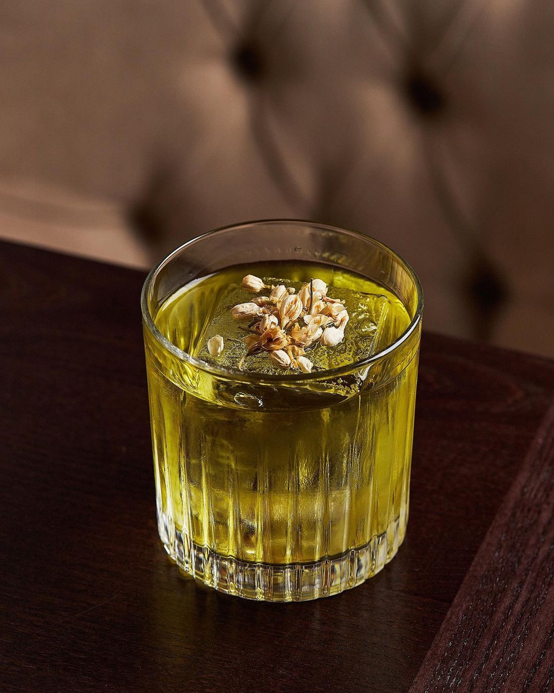 A white negroni (Photo: Instagram / @boims.lviv)
