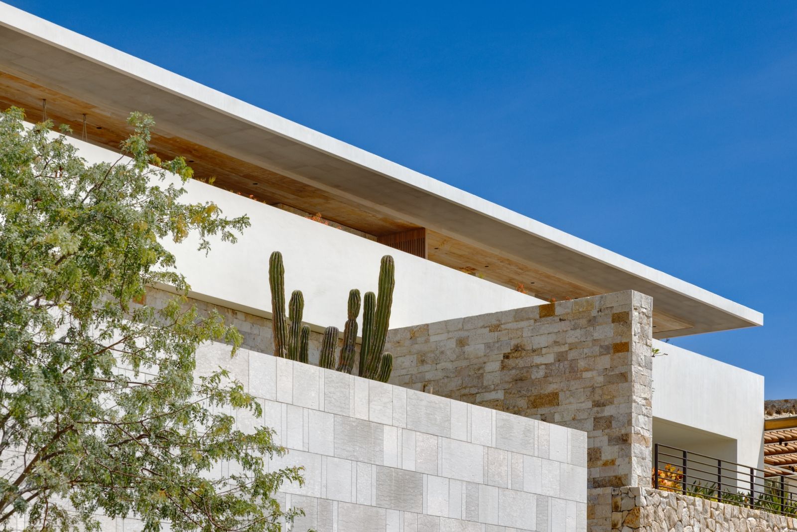 Details on the external side of the Baja, California home