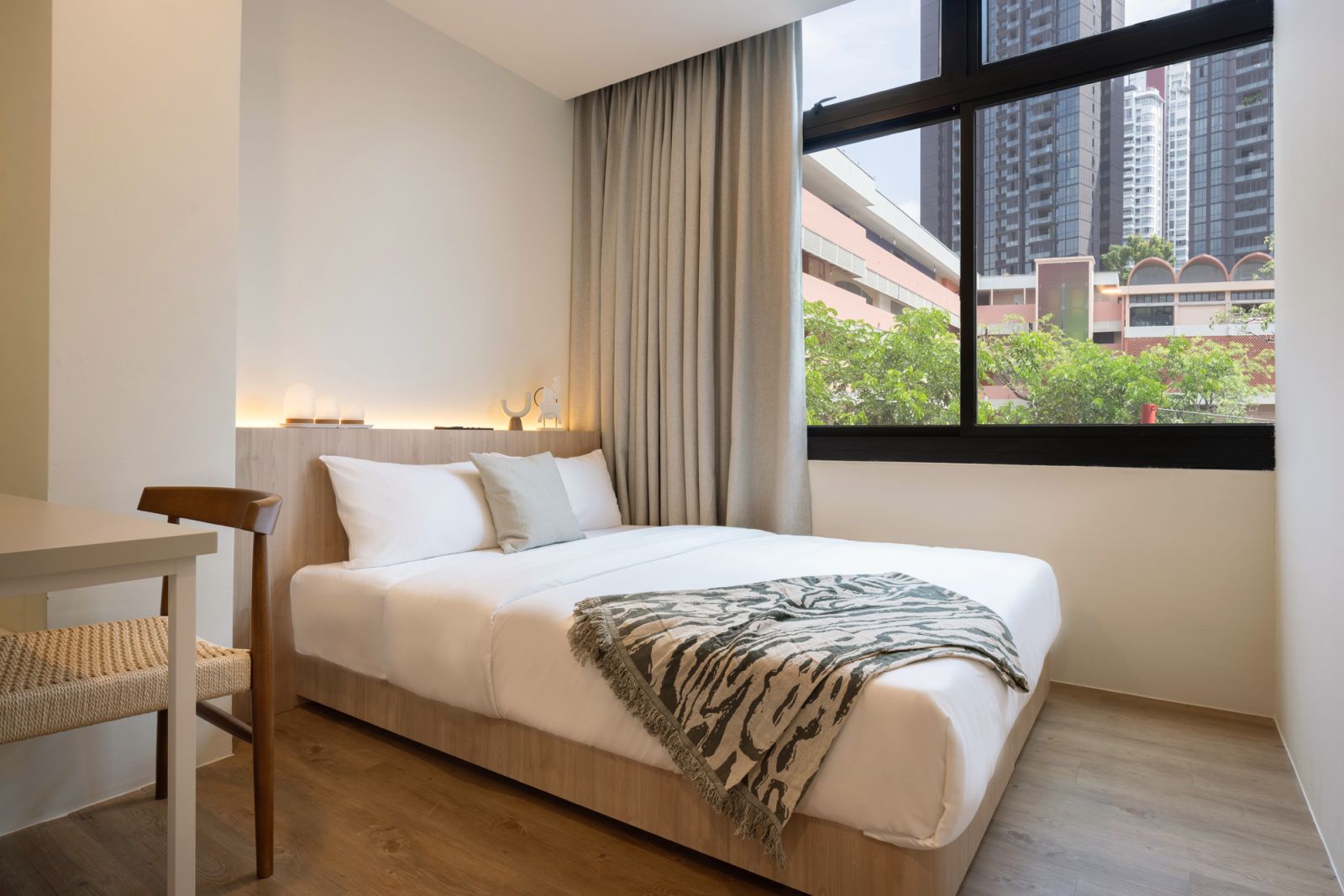 The Alma House Two-Bedroom Executive Suite bedroom