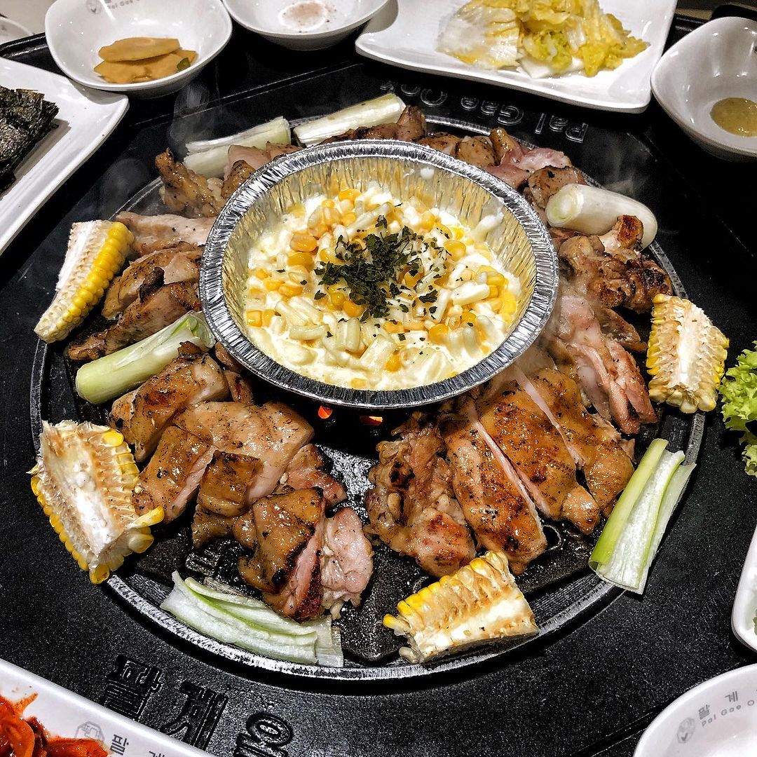 Marinated chicken with corn and cheese fondue (Photo: Instagram / @lijhuin)