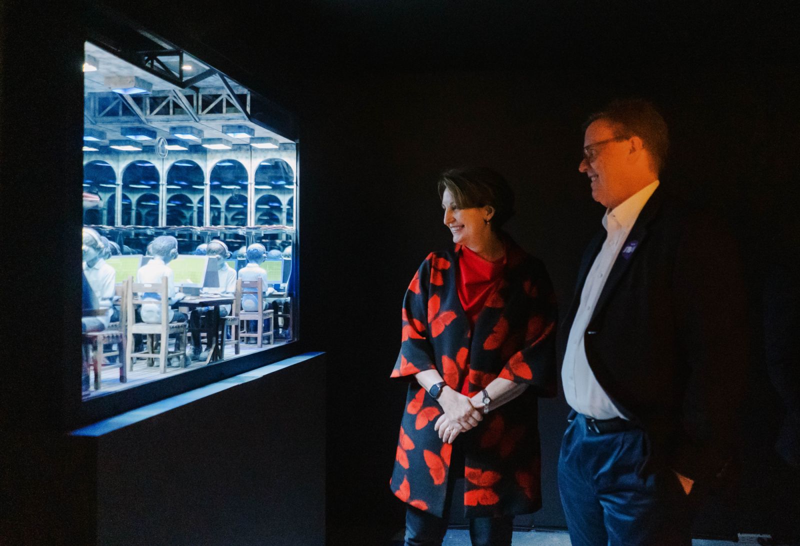 Guests delighted with the work of Mark Justiniani, titled ‘Online’, which made use of reflective media, light fixtures, and objects (2015)