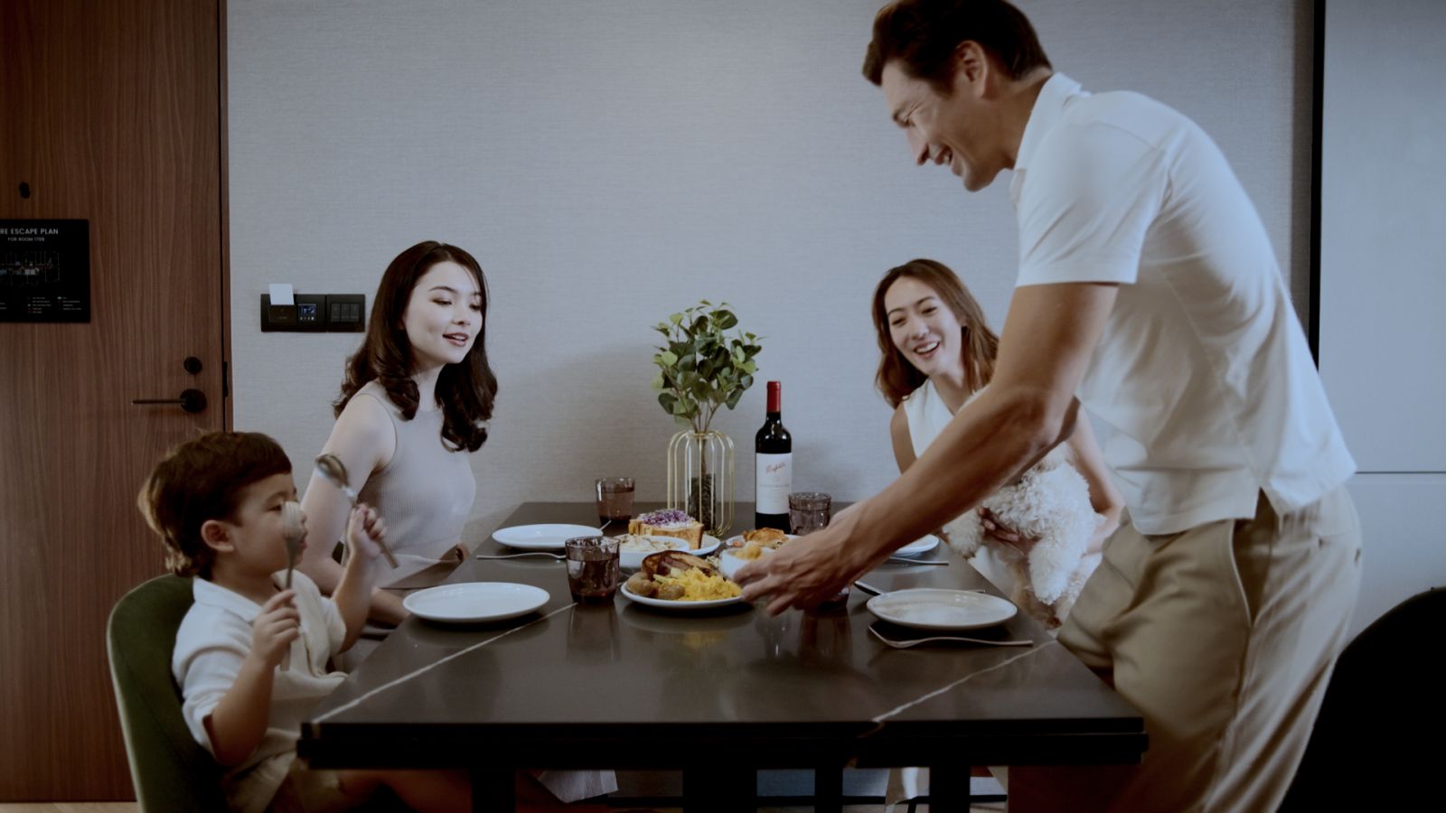 The ideal setting to enjoy family meals in the comfort of your new home