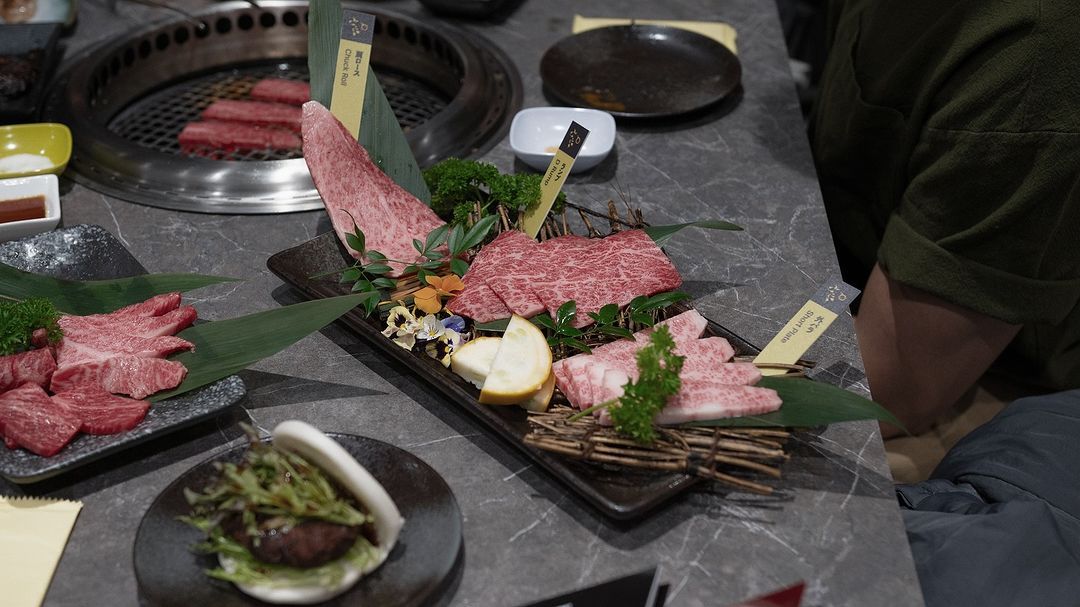 Different cuts of Wagyu beef (Photo: Instagram / @yakiniku_botan_trx)