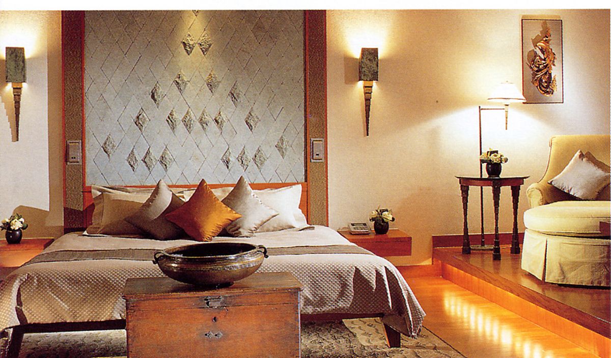 Lighting plays a pivotal role in setting the ambience at the Sukhotai Bangkok