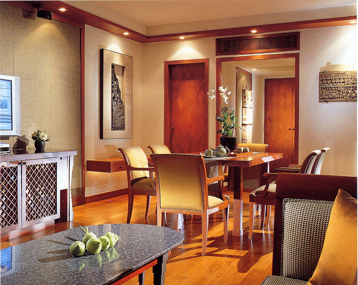 The Sukhotai Bangkok suite’s dining area