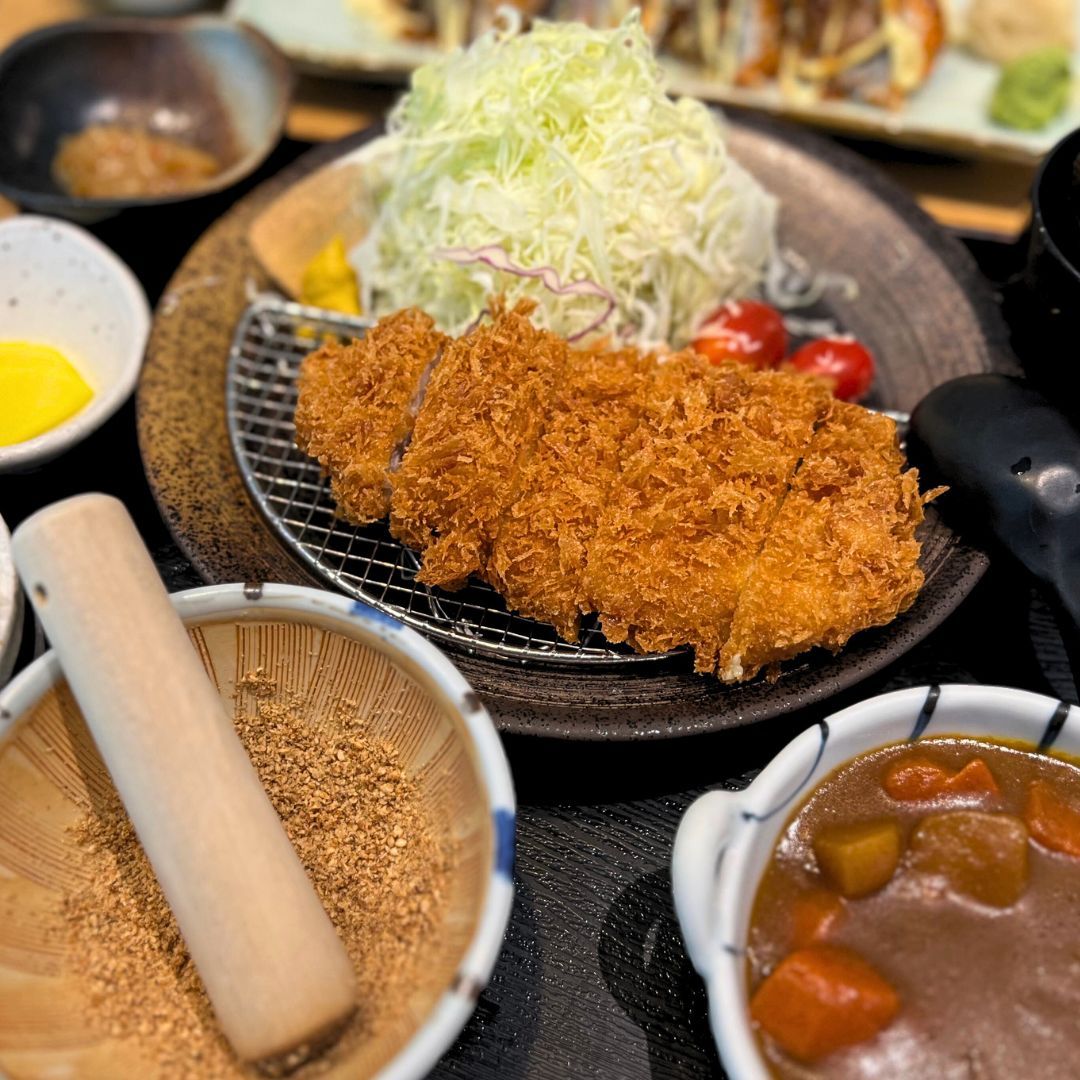 Tonkichi’s golden pork cutlets (Photo: Facebook / Tonkichi)