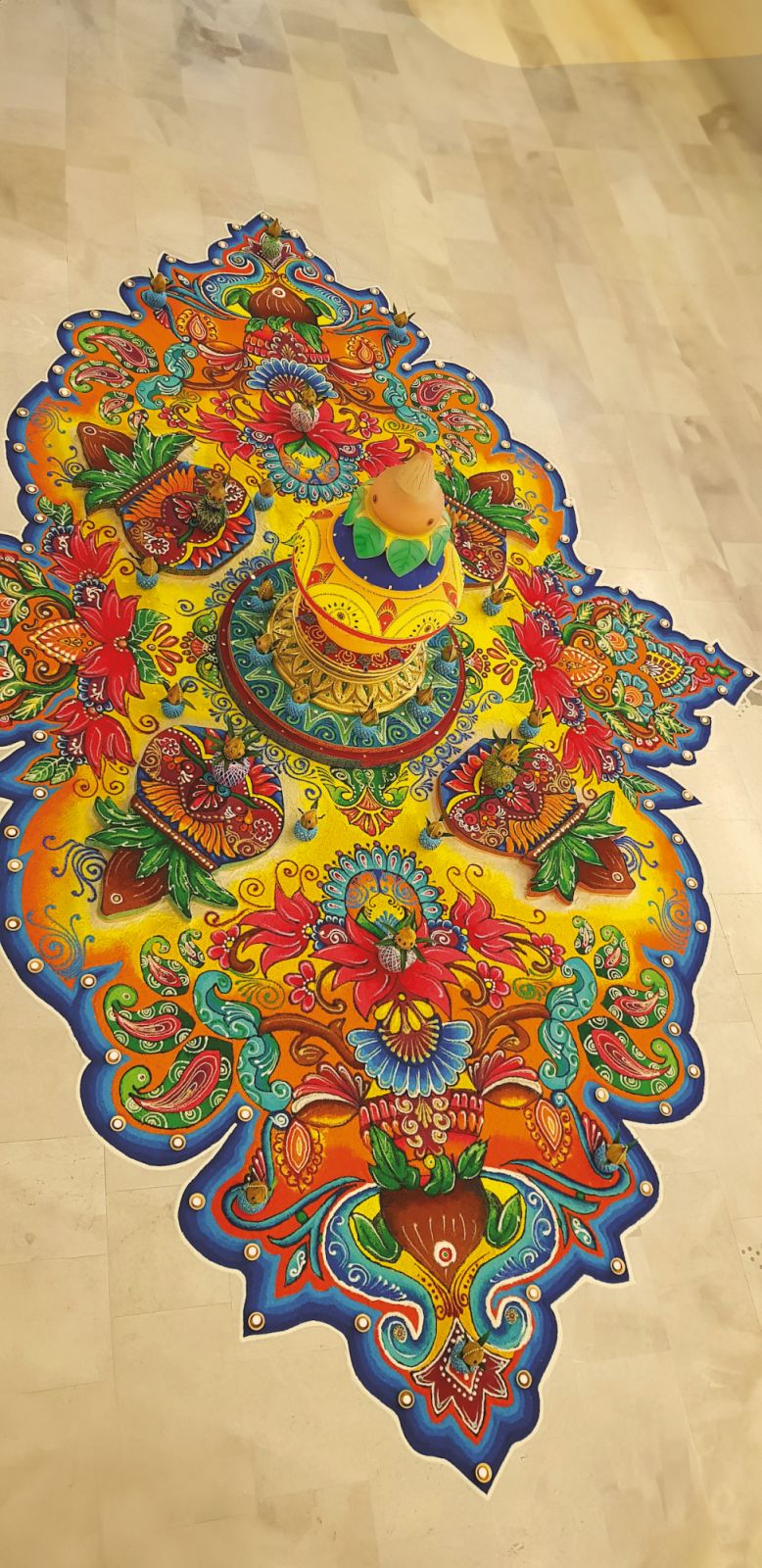Prakash’s kolam design for Deepavali 2021 at The Gardens Mall features “Purna Kumbha” or “full vessel”, a symbol of abundance