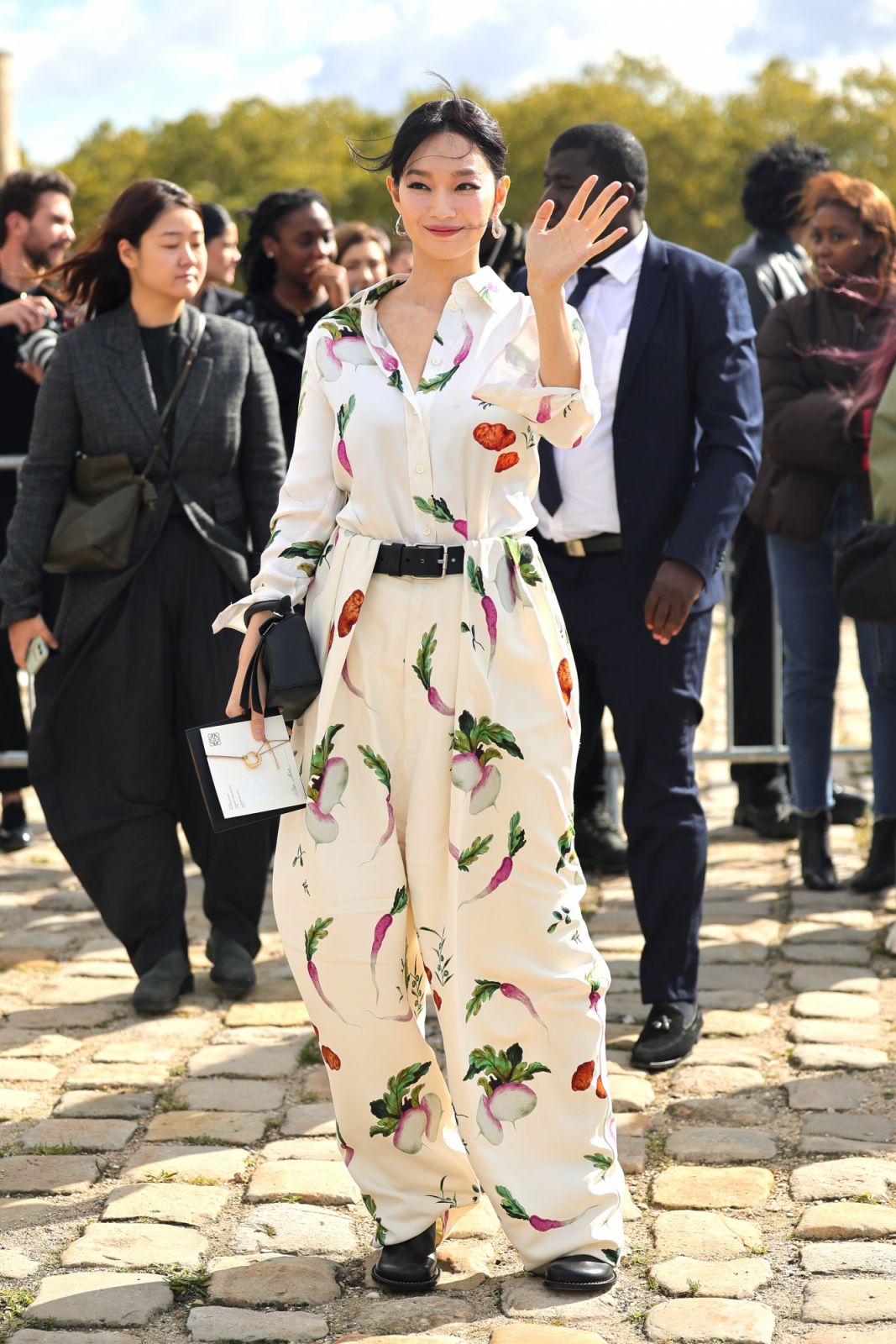 PARIS, FRANCE - SEPTEMBER 27: Shin Mina attends the Loewe Paris Womenswear Spring-Summer 2025 show as part of Paris Fashion Week on September 27, 2024 in Paris, France. (Photo by Jacopo Raule/Getty Images)
