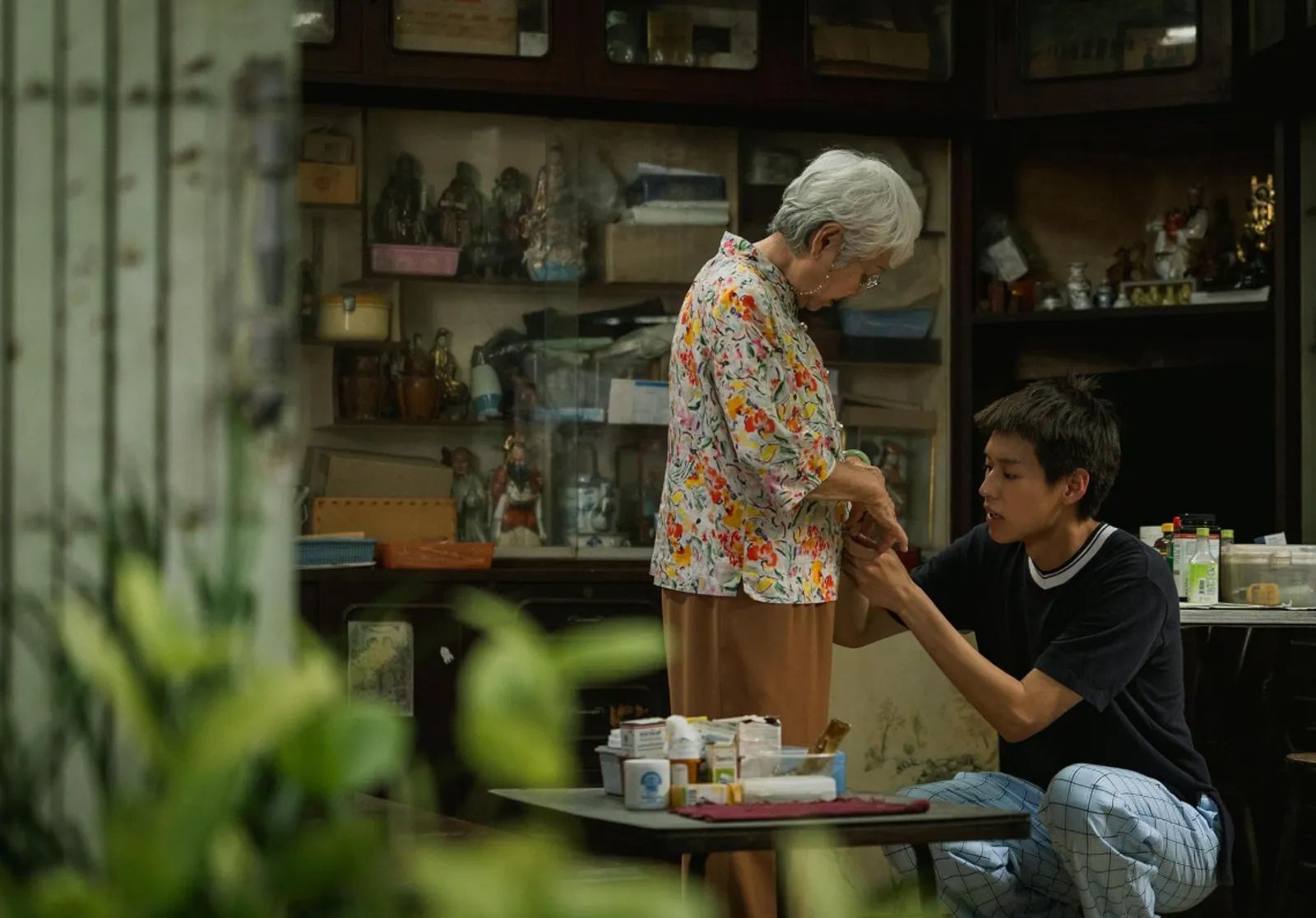 ภาพยนตร์ 'หลานม่า' นำแสดงโดย บิวกิ้น พุฒิพงศ์ อัสสรัตนกุล และ ยายแต๋ว อุษา เสมคำ