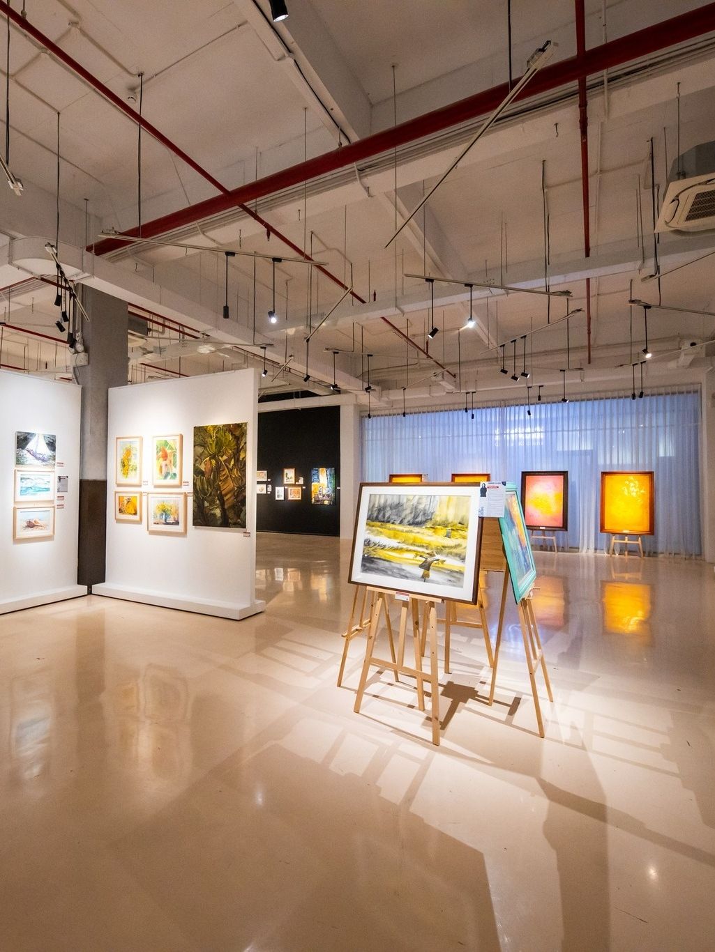 khong-gian-trien-lam-ke-chuyen-nghin-nam-vin-gallery