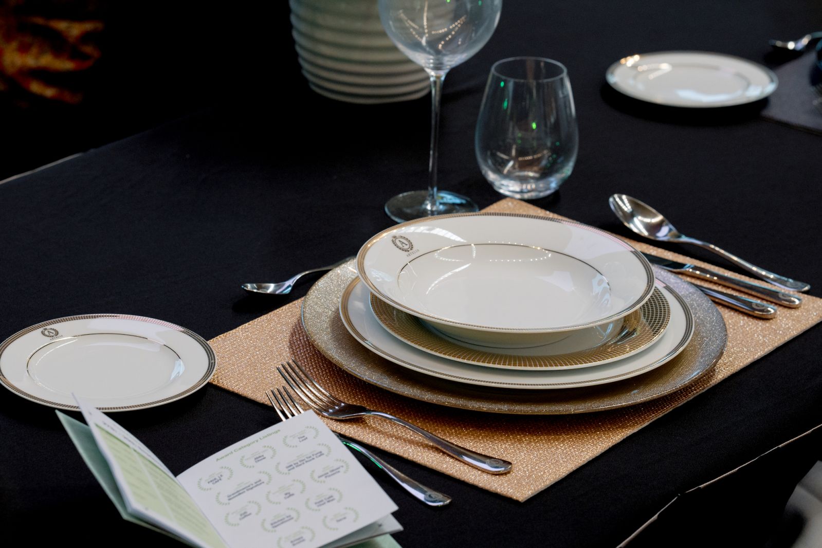 Tableware from Artelia and Noritake