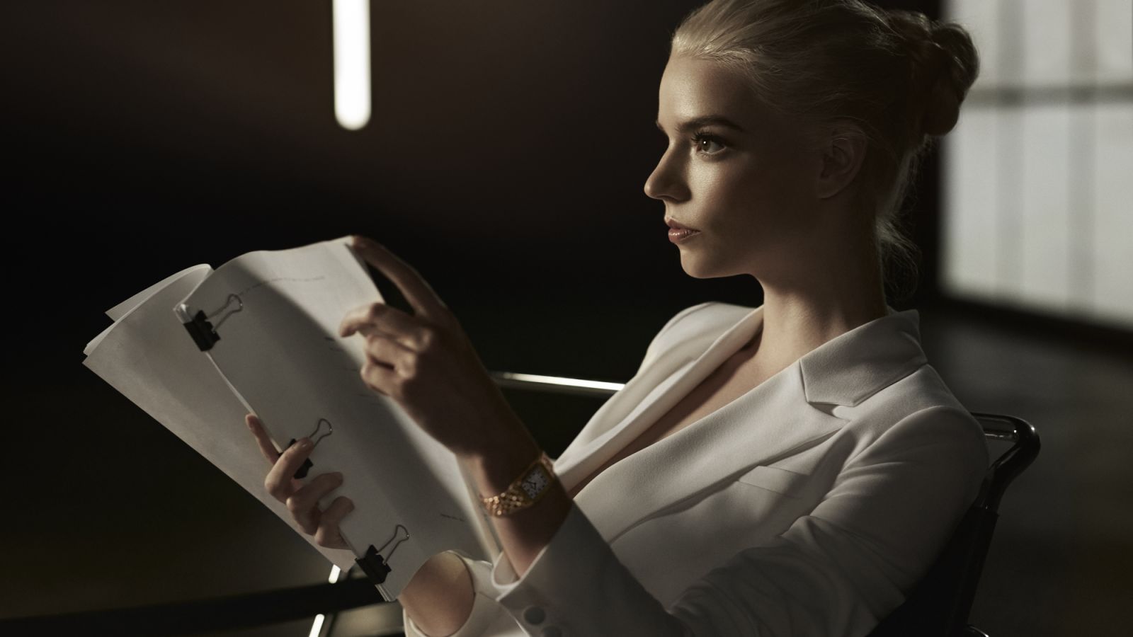 Anya Taylor-Joy สวมใส่ชุด Jaeger-LeCoultre Reverso Duetto (ภาพ: courtesy of Jaeger-LeCoultre)