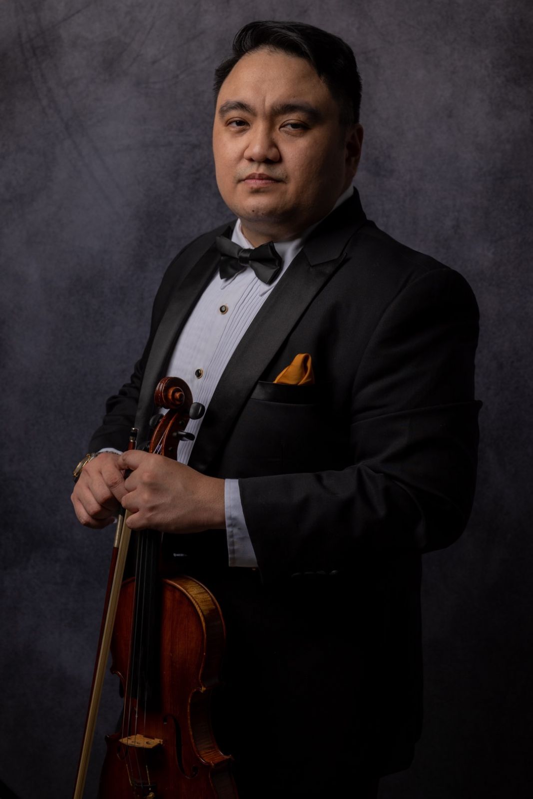 Violinist Diomedes Saraza, Jr.