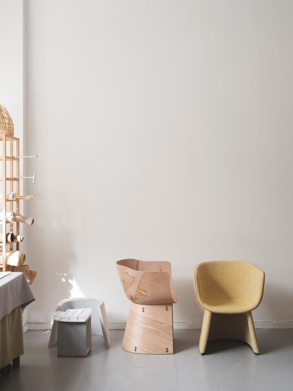 The Fritz Hansen Monolit chair by Cecilie Manz comes in two different heights: a lounge version, and one for the dining table