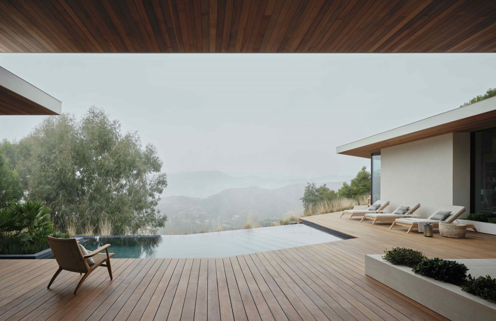 The home's unique position on the hills overlooking the Los Angeles Mountains