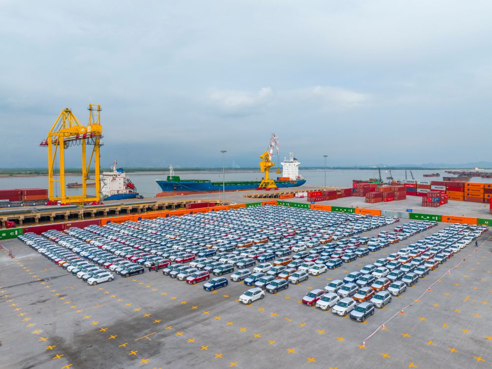 First batch of VinFast vehicles shipped to the US