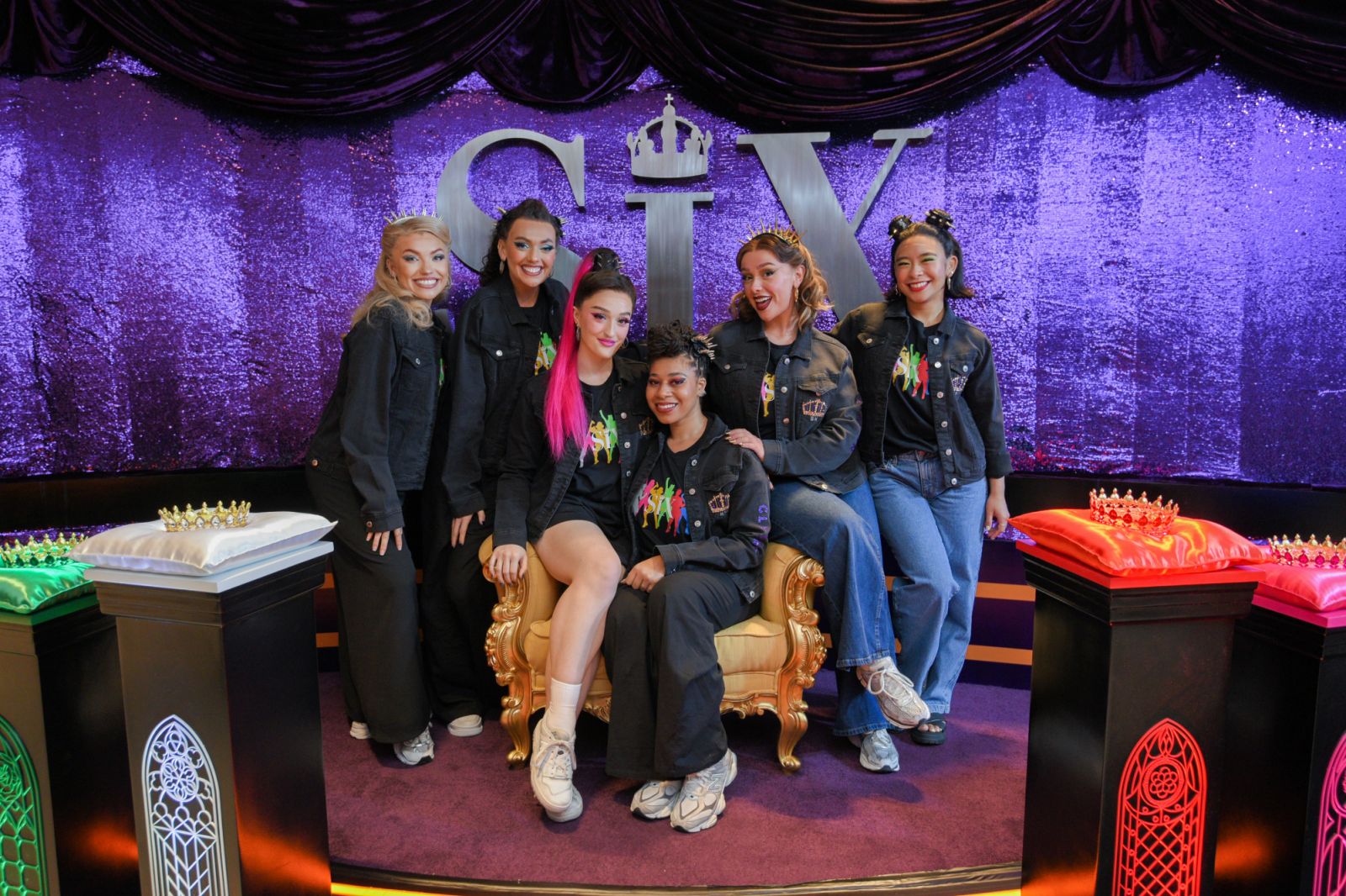 Liberty Stottor (Jane Seymour), Eloise Lord (Catherine Parr), Lizzie Emery (Katherine Howard), Hannah Victoria (Anne of Cleves), Billie Kerr (Catherine of Aragon), and Yna Tresvalles (Anne Boleyn) (Photo: GMG Productions)