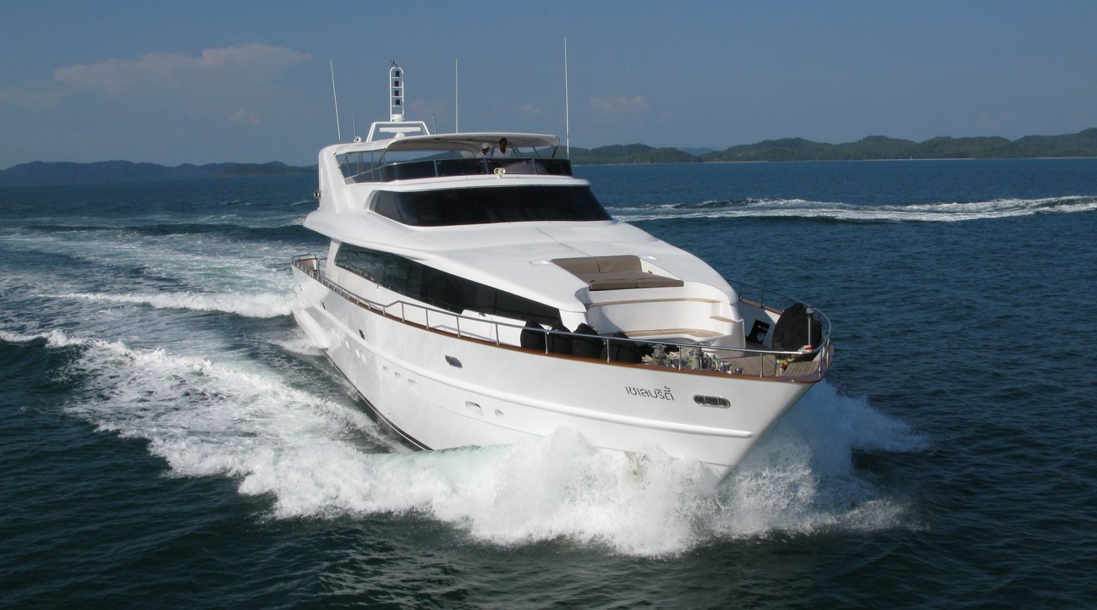 Andara's Celebrity Yacht is on standby to provide the ultimate luxury experience on open water.