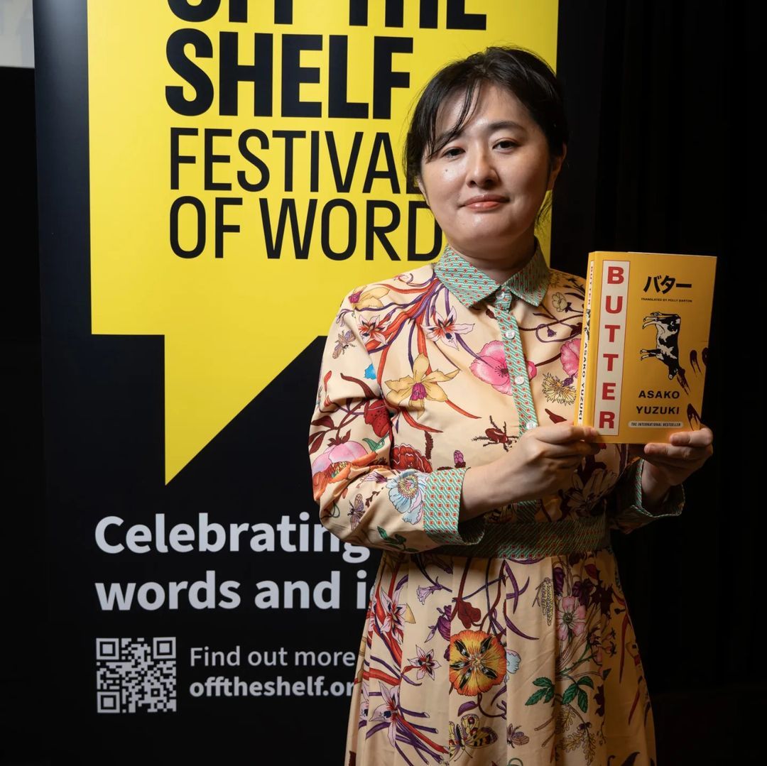 Asako Yuzuki ที่งาน Off the Shelf Festival of Words (ภาพ: Instagram / @offtheshelffestival)