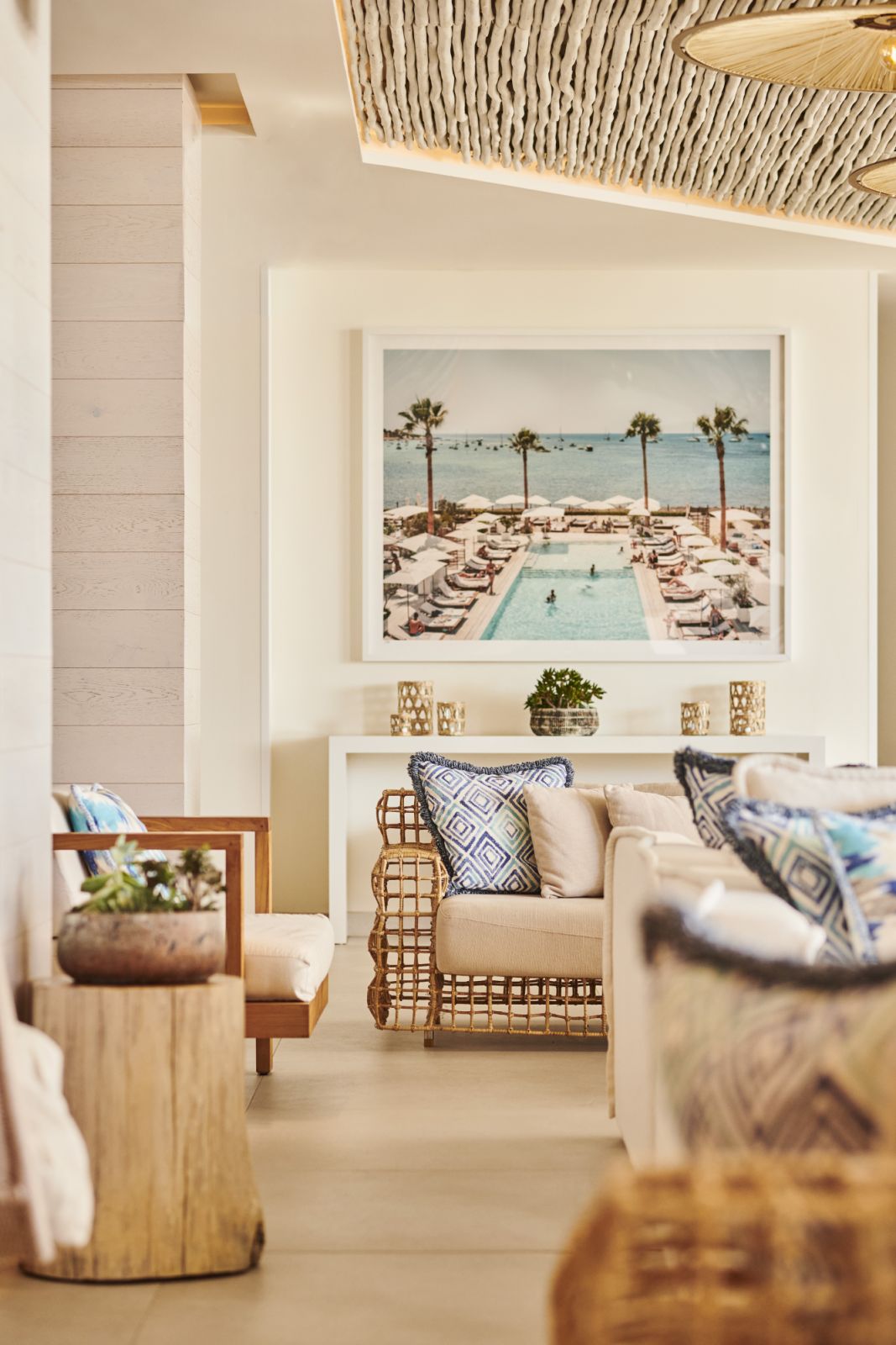 A luxe yet relaxed atmosphere in the lobby area (Photo: Nobu Hotel Ibiza Bay)
