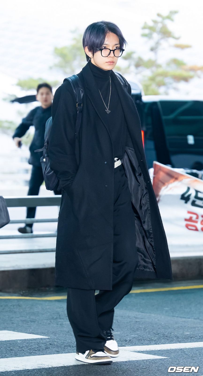 Heeseung at ICN Airport departing for Golden Disk Awards in Jakarta (Photo: OSEN)