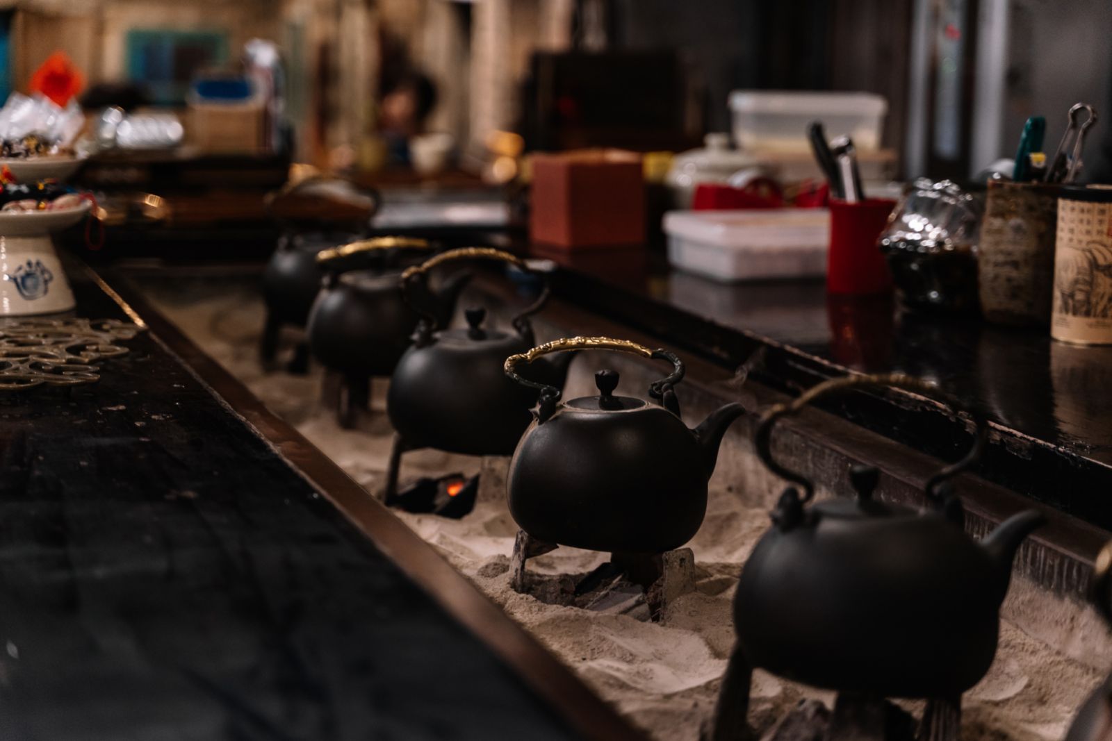 Exploring Tea Culture: Teapots in a Taiwanese Traditional Tea Shop