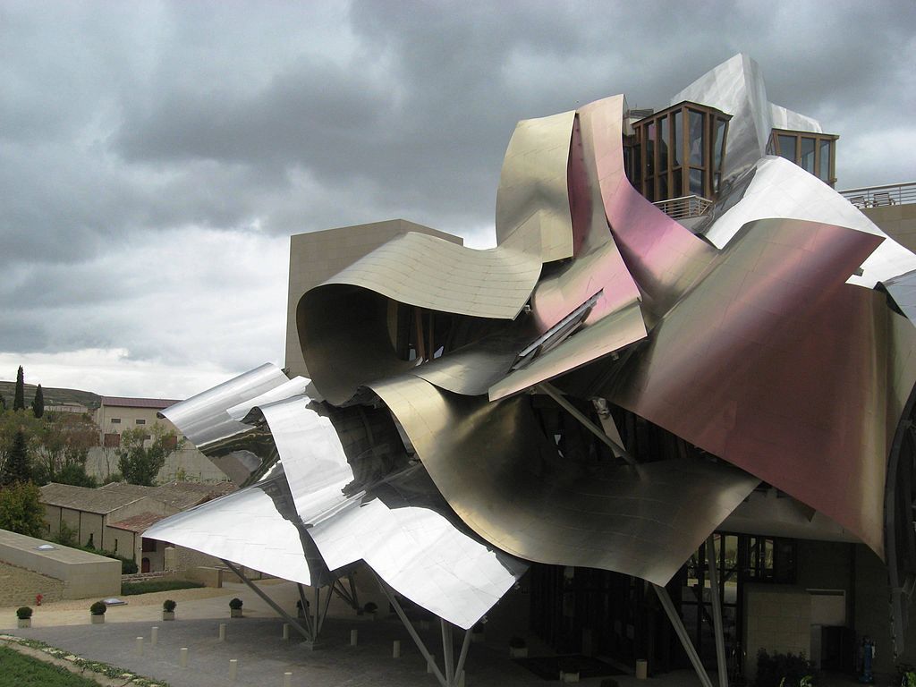 Marqués de Riscal Elciego, Spain by Frank Gehry (Photo: WikiCommons/Nicola)