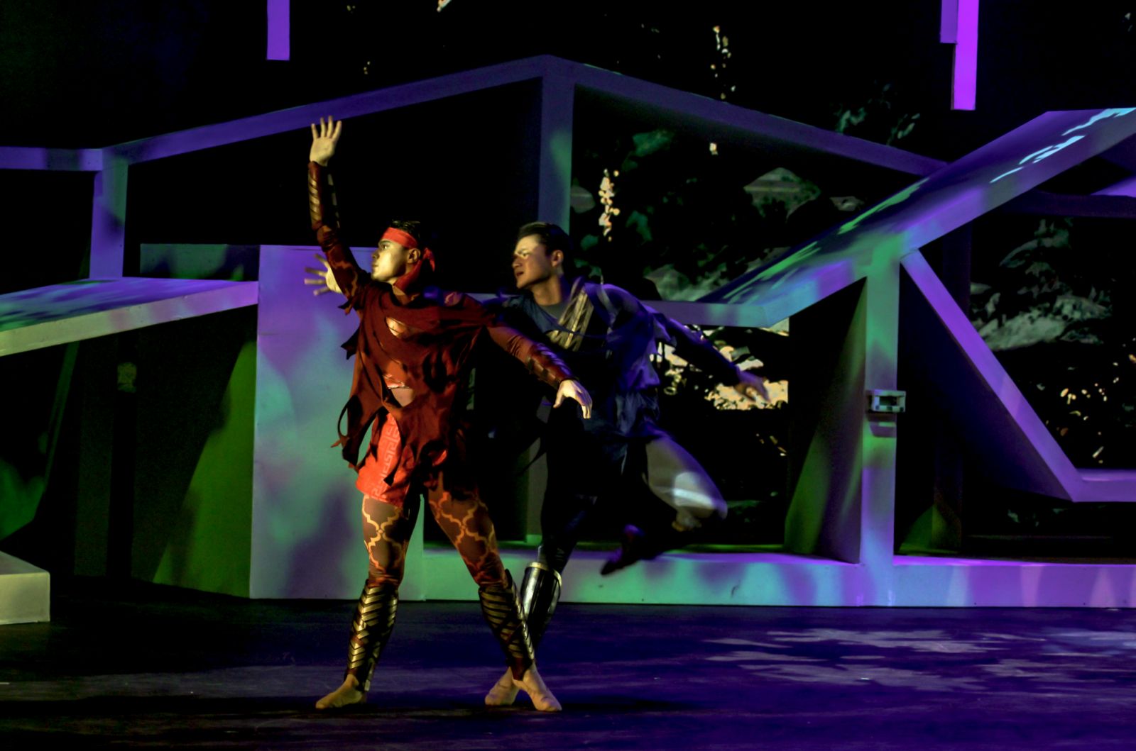 Florante and Aladin become allies (Photo: Ballet Manila)