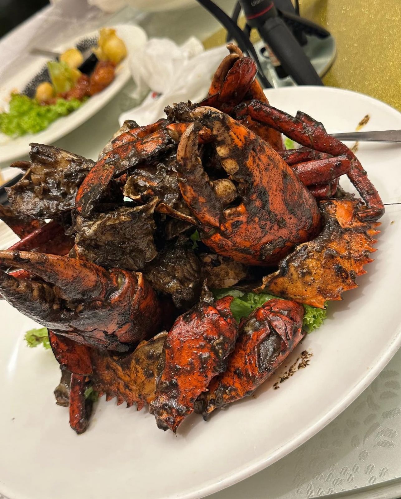 Jumbo Seafood’s Black Pepper Crab (Photo: Instagram/@official_theboyz)