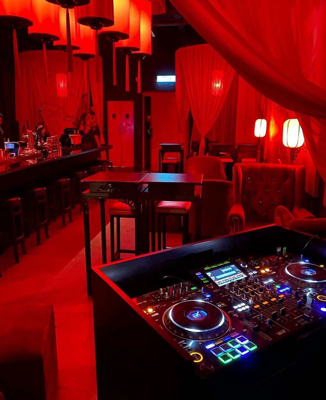 The interior of Crane (Photo: Instagram / @craneupstairs)