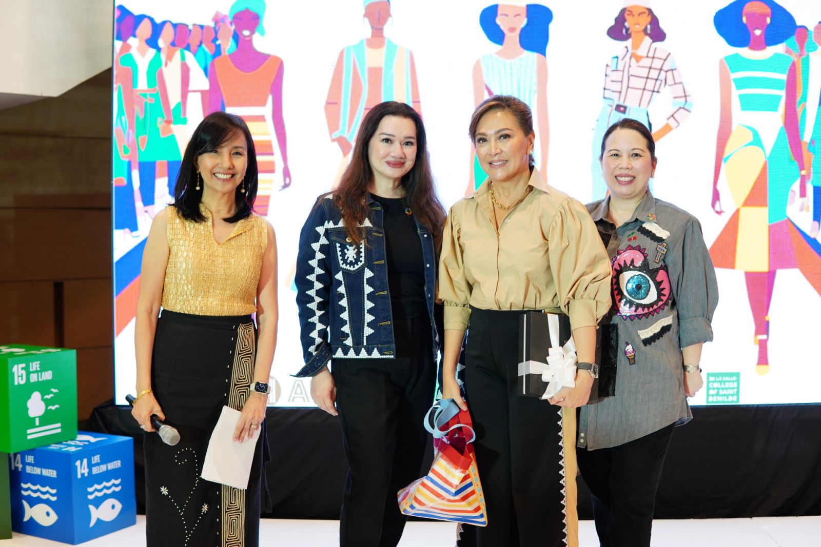 Karen Davila poses with members of the  Zonta Club of Makati and Environs (Photo: Courtesy of the Zonta Club of Makati and Environs)