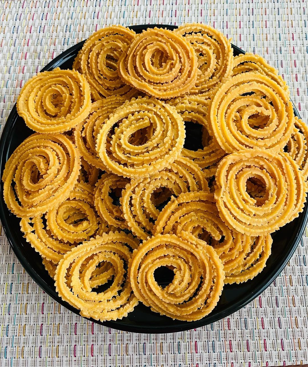 A platter of murukku (Photo: Instagram / @youreverydaycook)