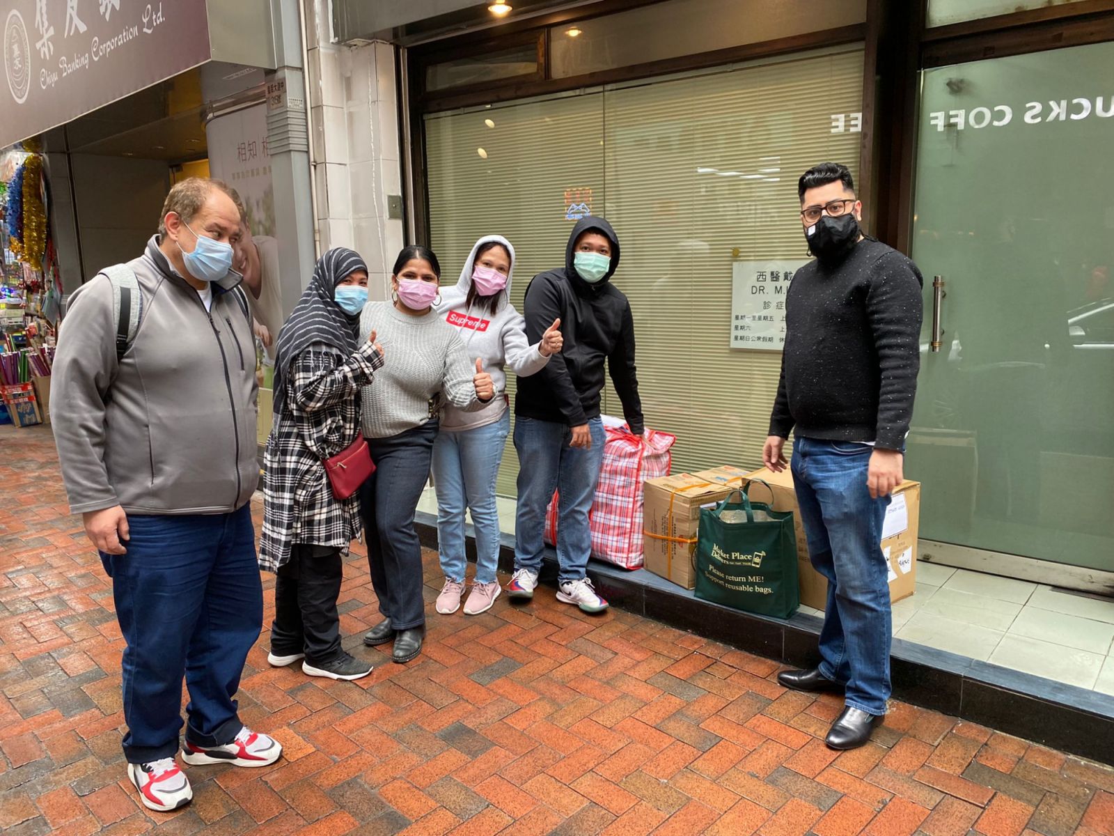 Thomson-Sakhrani donates hygiene kits to the Refugee Union (Photo: James Thomson-Sakhrani)