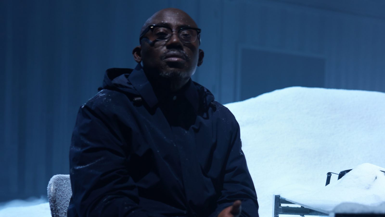 THE CITY OF GENIUS_EDWARD ENNINFUL IN SPACE（Photo：Moncler）