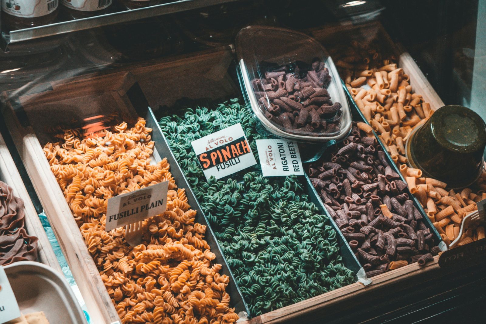 Different types of pasta for sale at a market (Photo: Unsplash)
